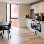 Host & Stay - Richmond Place 206