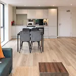Host & Stay - Richmond Place 206
