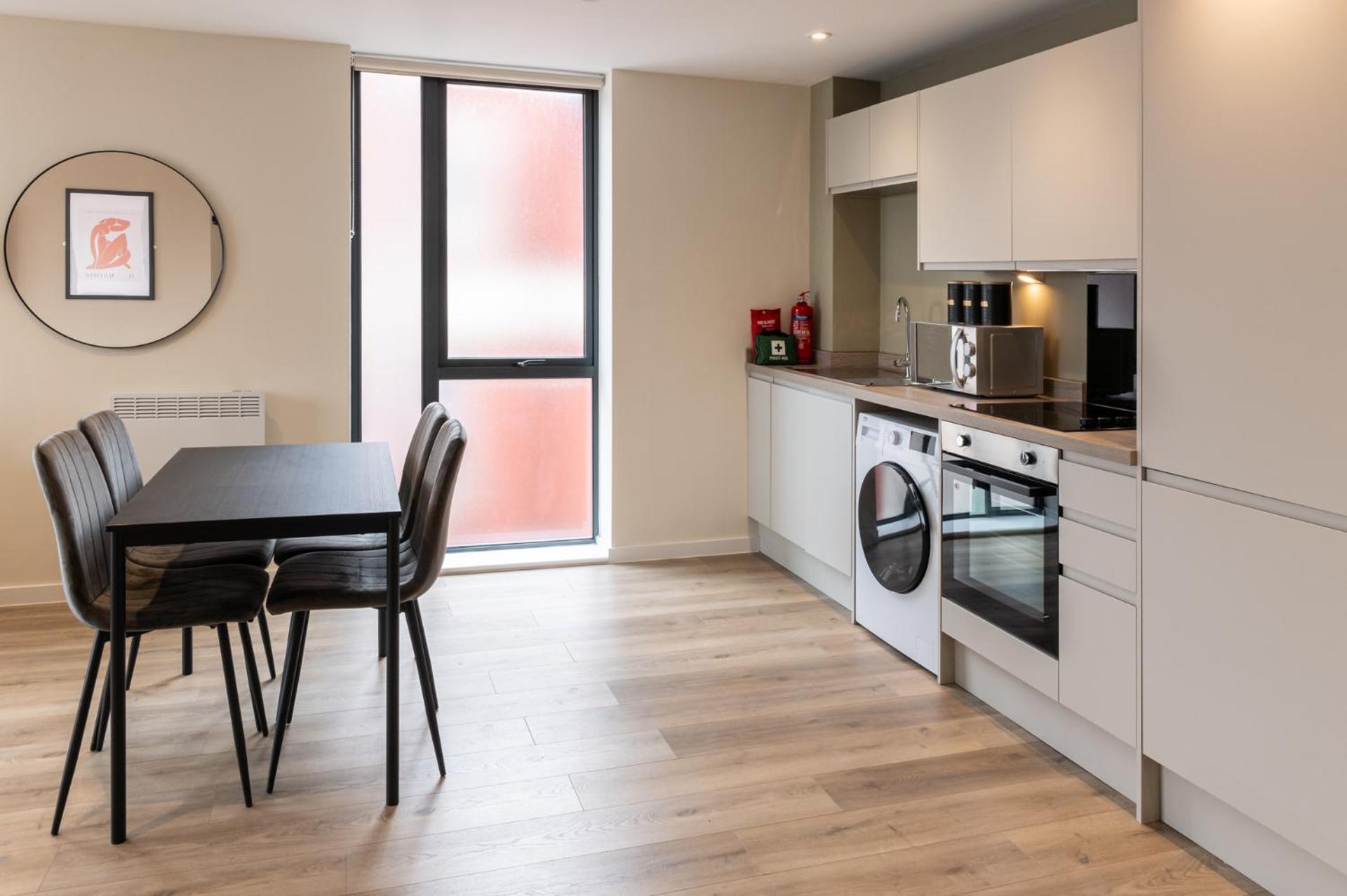 Host & - Richmond Place 206 Apartment