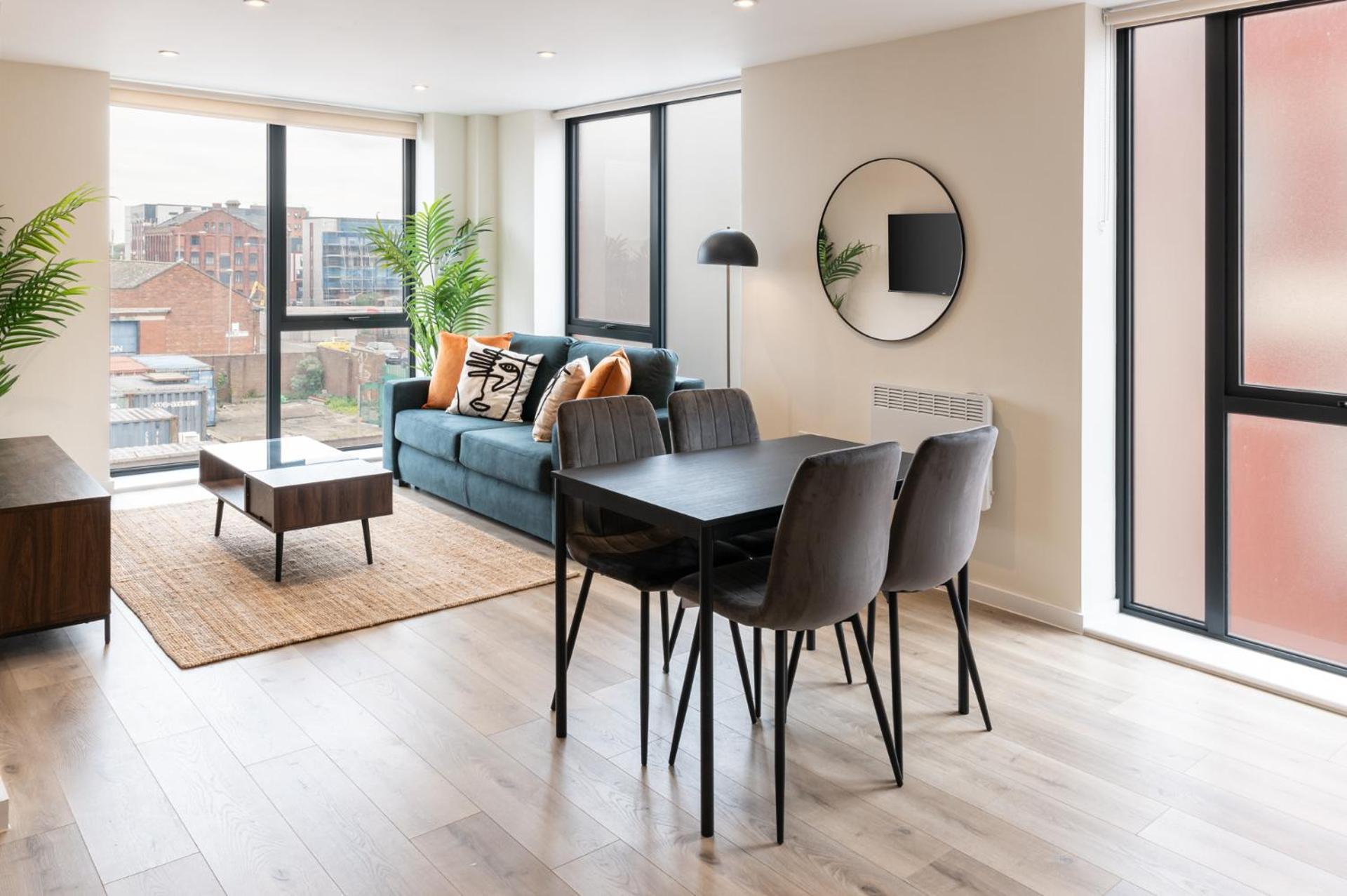 Host & - Richmond Place 206